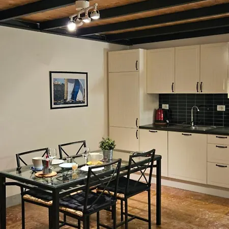 Via Begatto 1 * Μπολόνια