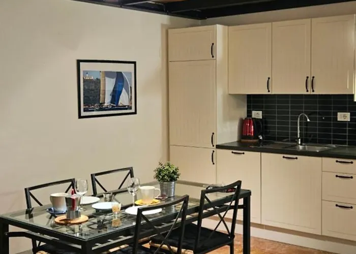 Via Begatto 1 * 볼로냐